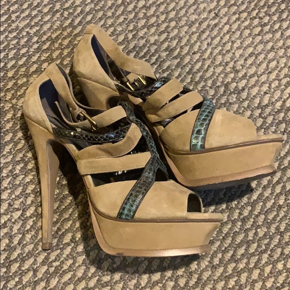 YSL Tan/Python heels | Sizes: 38 - Picture 3 of 5